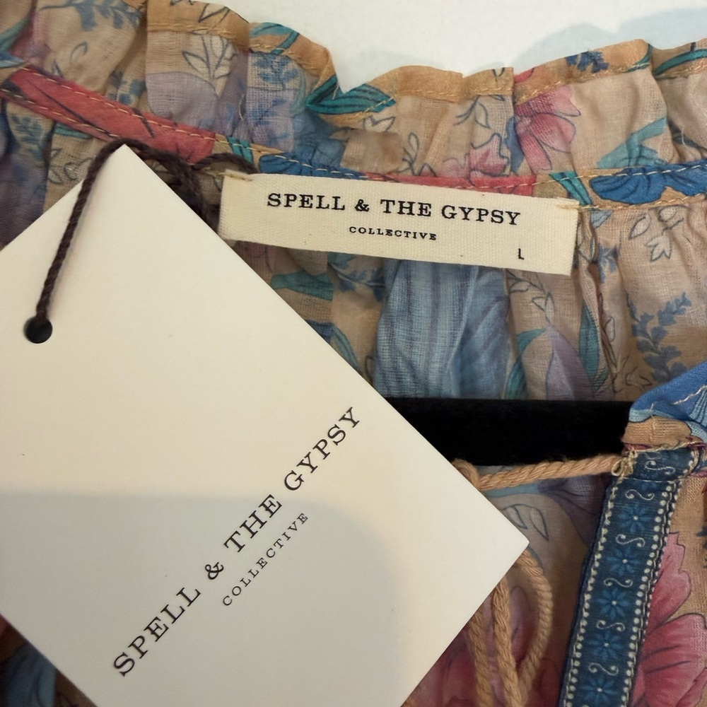 Spell Floral Shell-Print Pullover Top in Pink & Blue - Picture 4 of 4